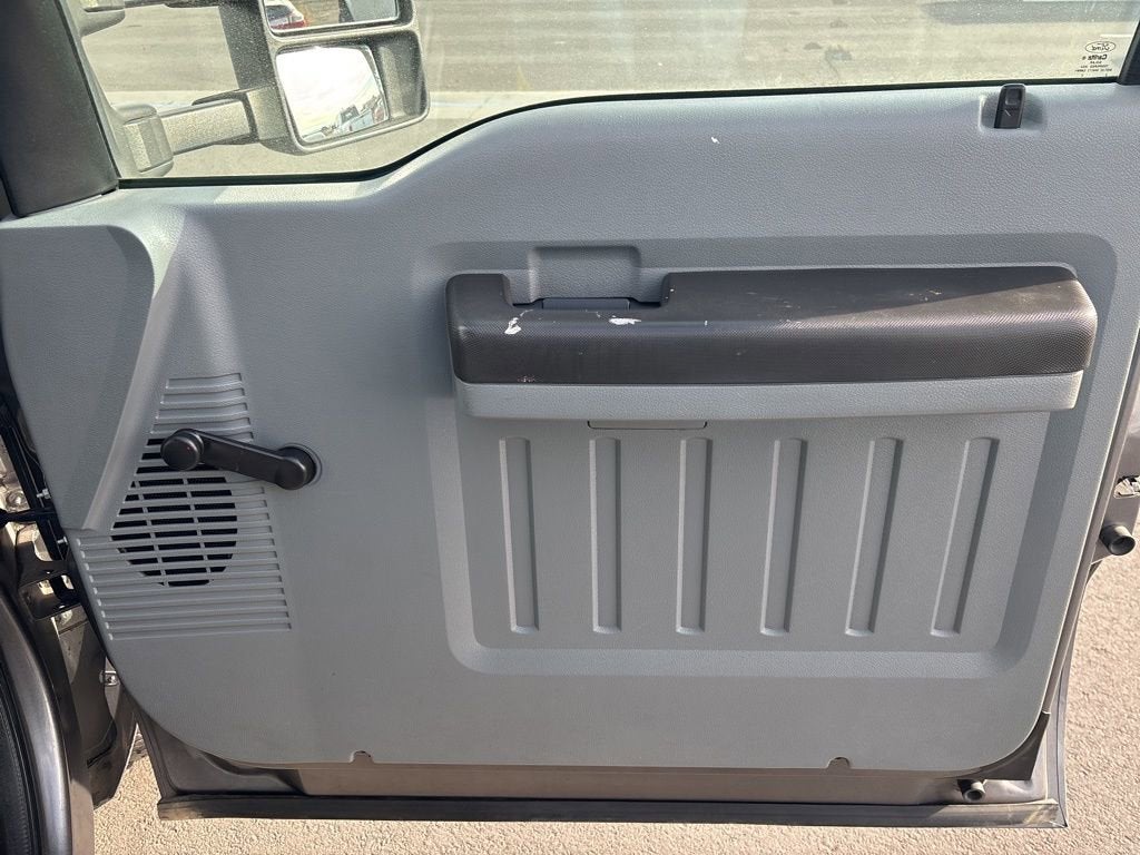 2013 Ford Super Duty F-350 DRW XL