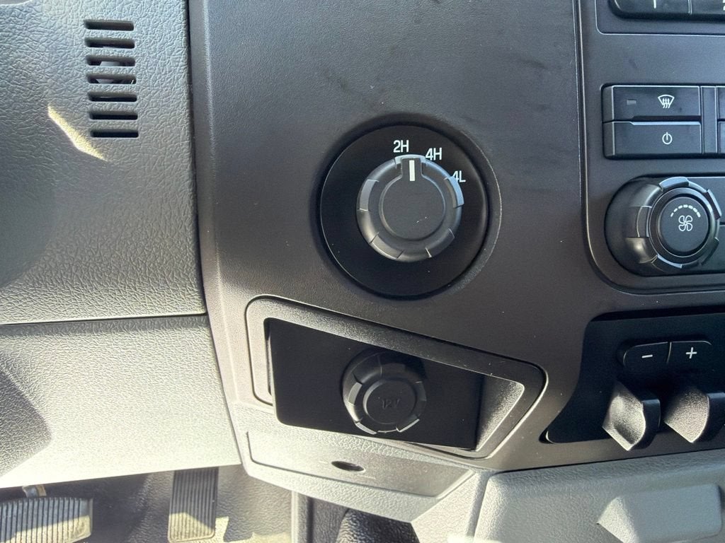2014 Ford Super Duty F-450 DRW XL
