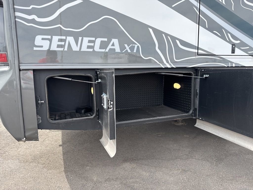 2022 Ford Super Duty F-550 DRW XL