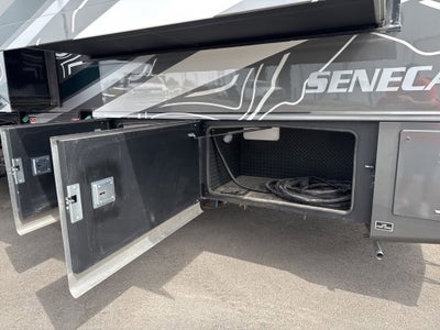 2022 Ford Super Duty F-550 DRW XL