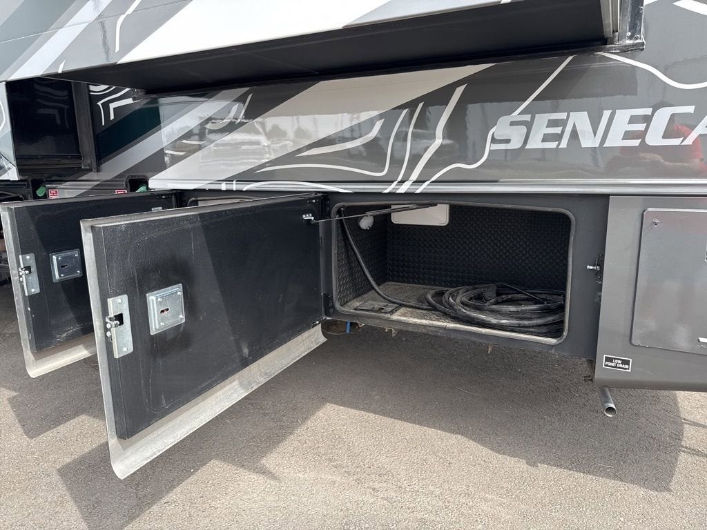 2022 Ford Super Duty F-550 DRW XL