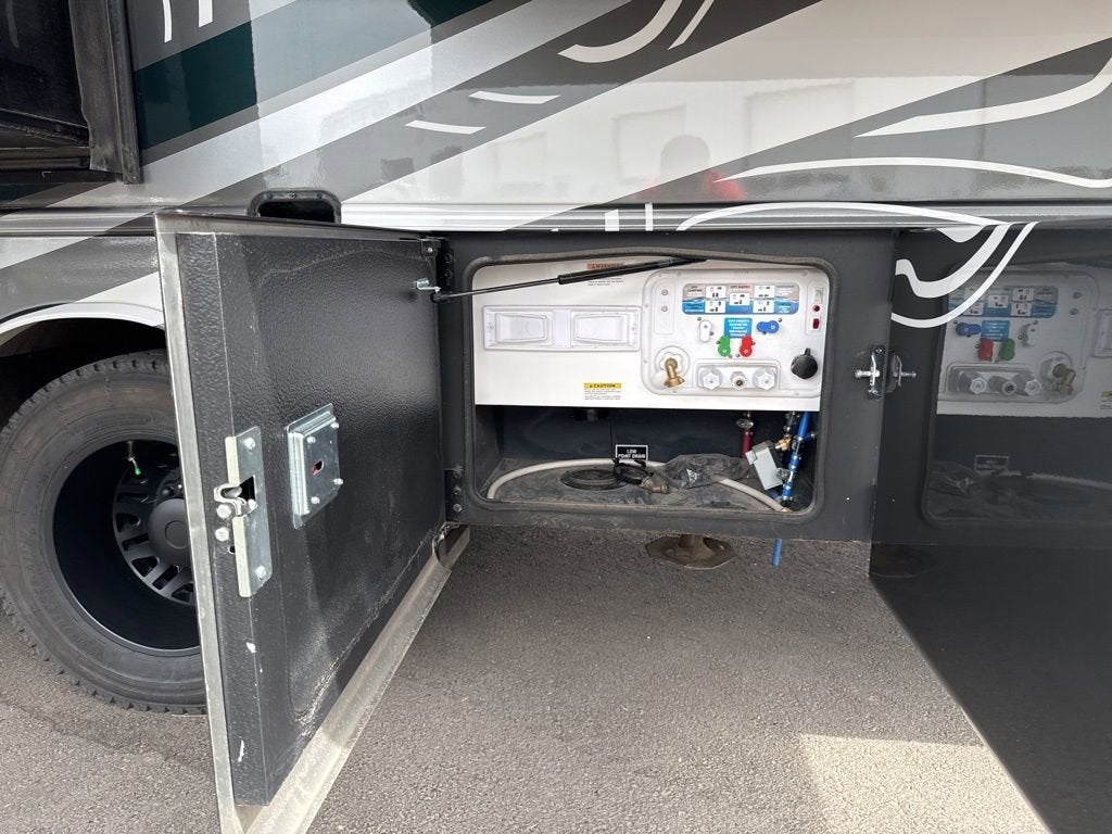 2022 Ford Super Duty F-550 DRW XL
