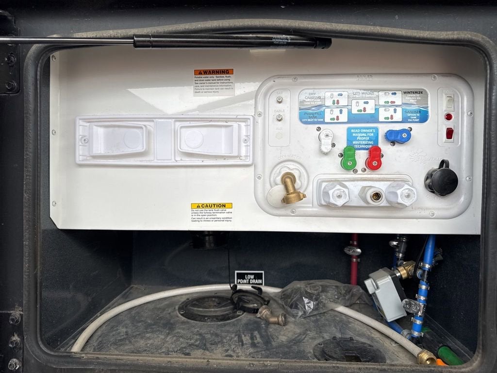 2022 Ford Super Duty F-550 DRW XL