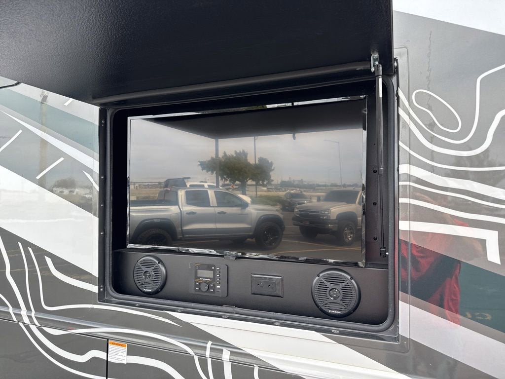 2022 Ford Super Duty F-550 DRW XL
