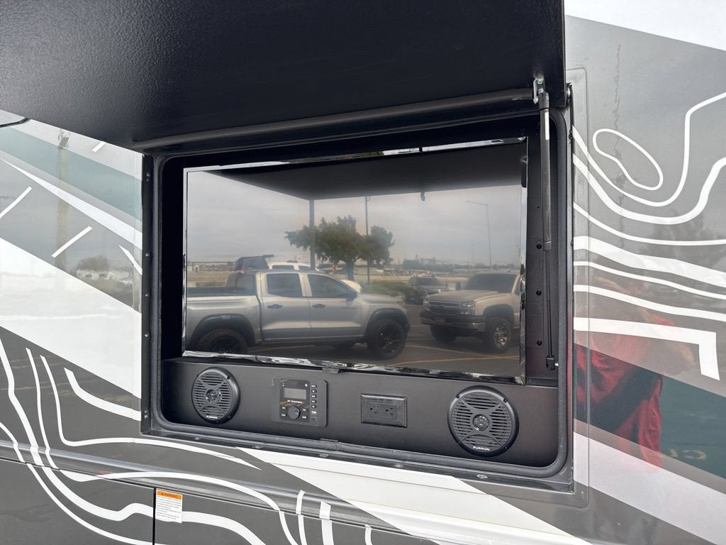2022 Ford Super Duty F-550 DRW XL