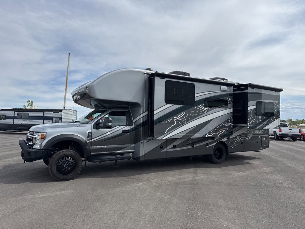 2022 Ford Super Duty F-550 DRW XL
