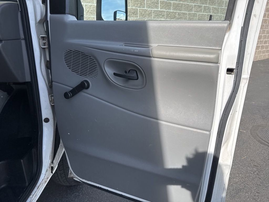 2006 Ford Econoline Commercial Cuta BASE