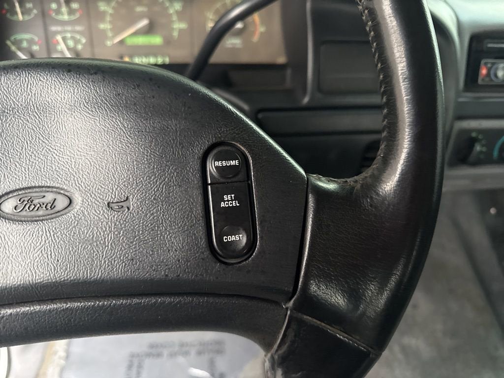 1997 Ford F-250 HD BASE