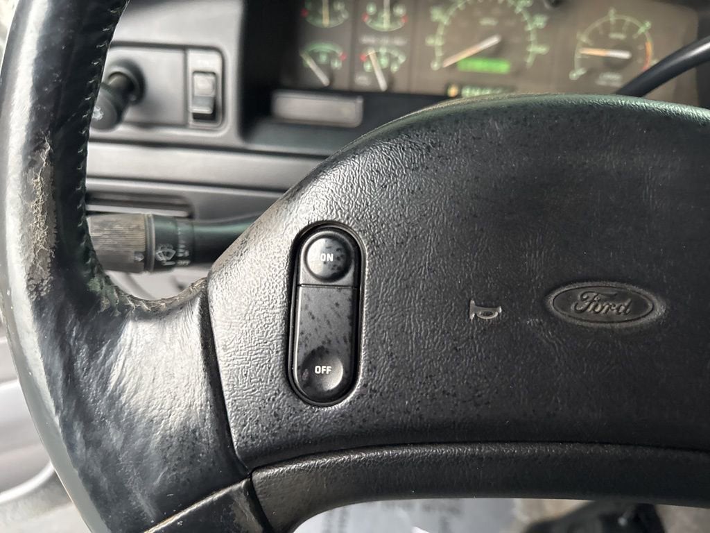 1997 Ford F-250 HD BASE