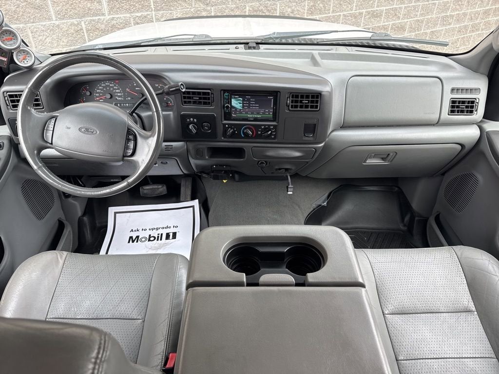 2002 Ford Super Duty F-350 SRW Lariat