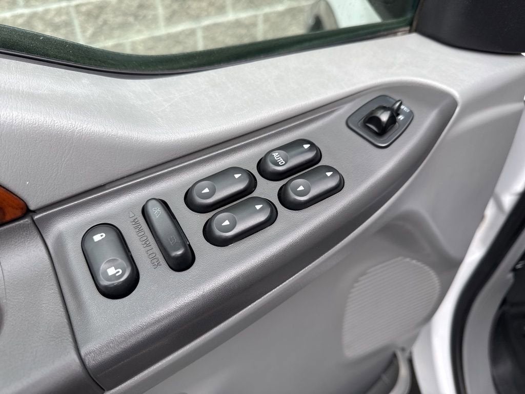 2002 Ford Super Duty F-350 SRW Lariat