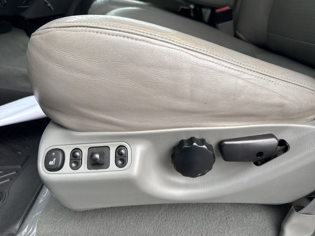 2002 Ford Super Duty F-350 SRW Lariat