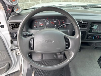 2002 Ford Super Duty F-350 SRW Lariat