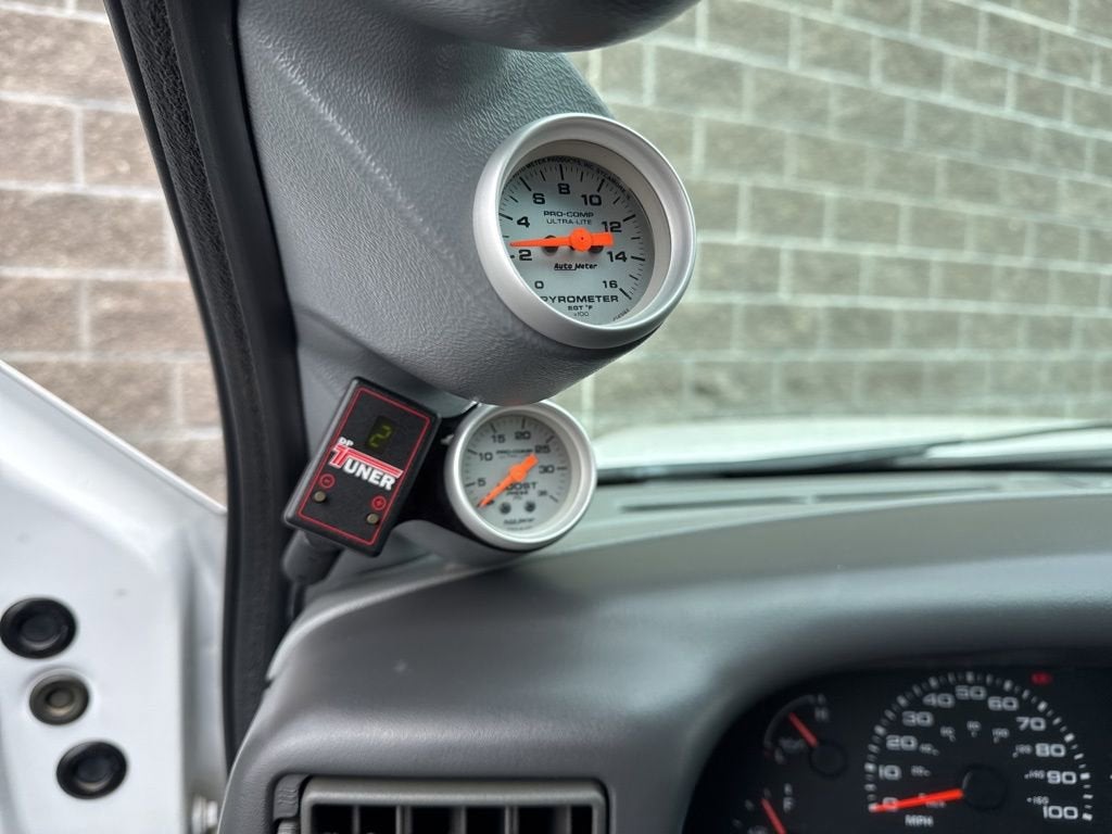 2002 Ford Super Duty F-350 SRW Lariat