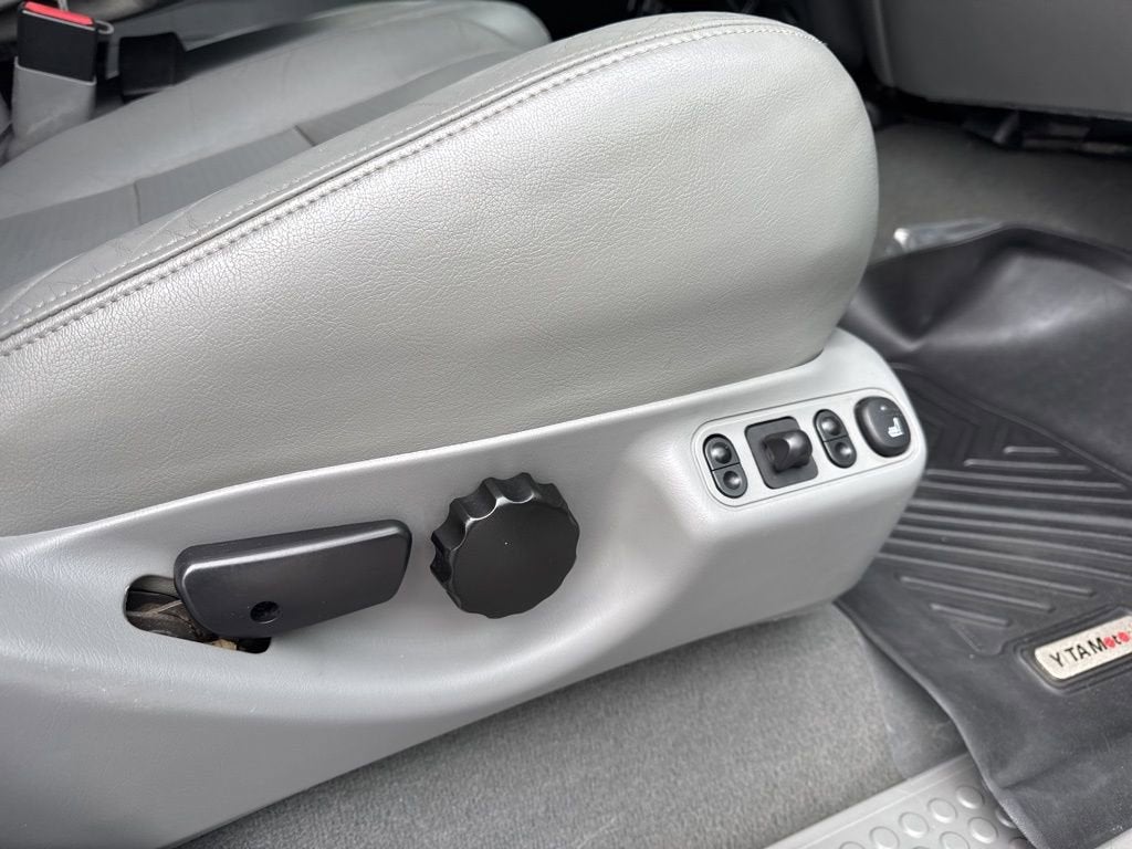 2002 Ford Super Duty F-350 SRW Lariat