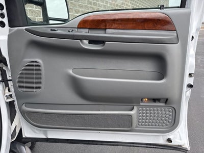 2002 Ford Super Duty F-350 SRW Lariat