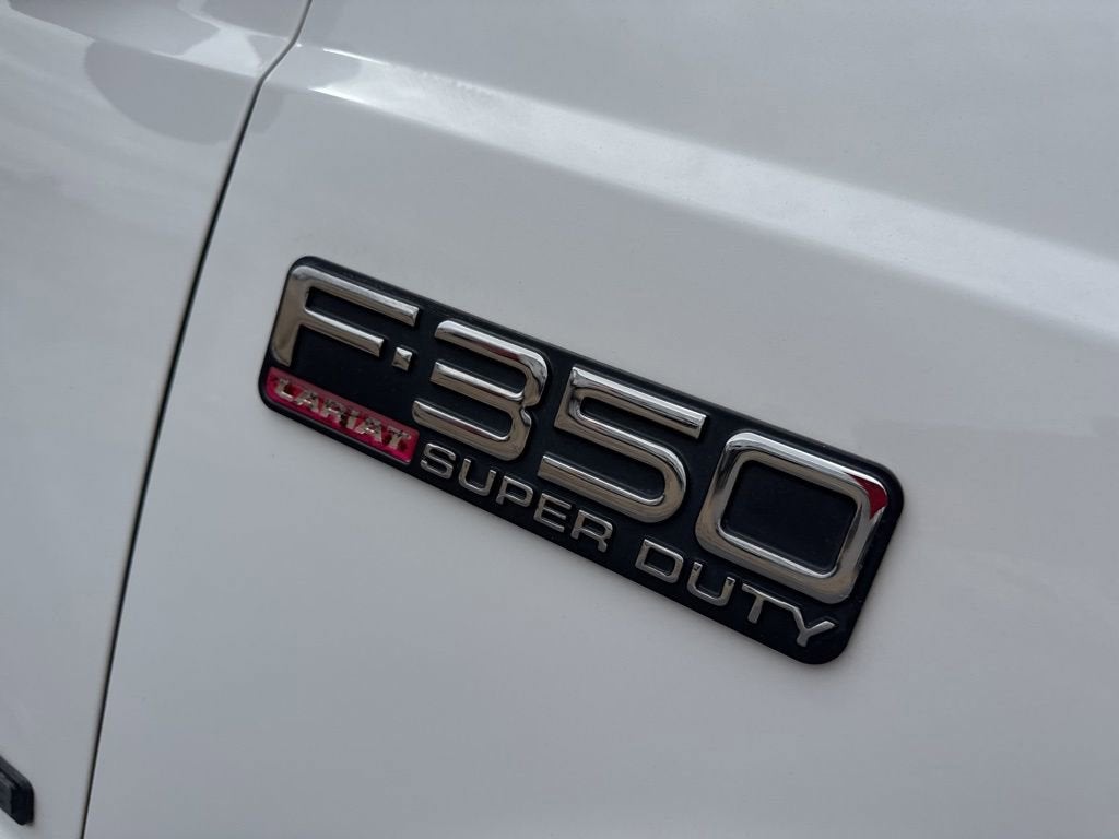 2002 Ford Super Duty F-350 SRW Lariat