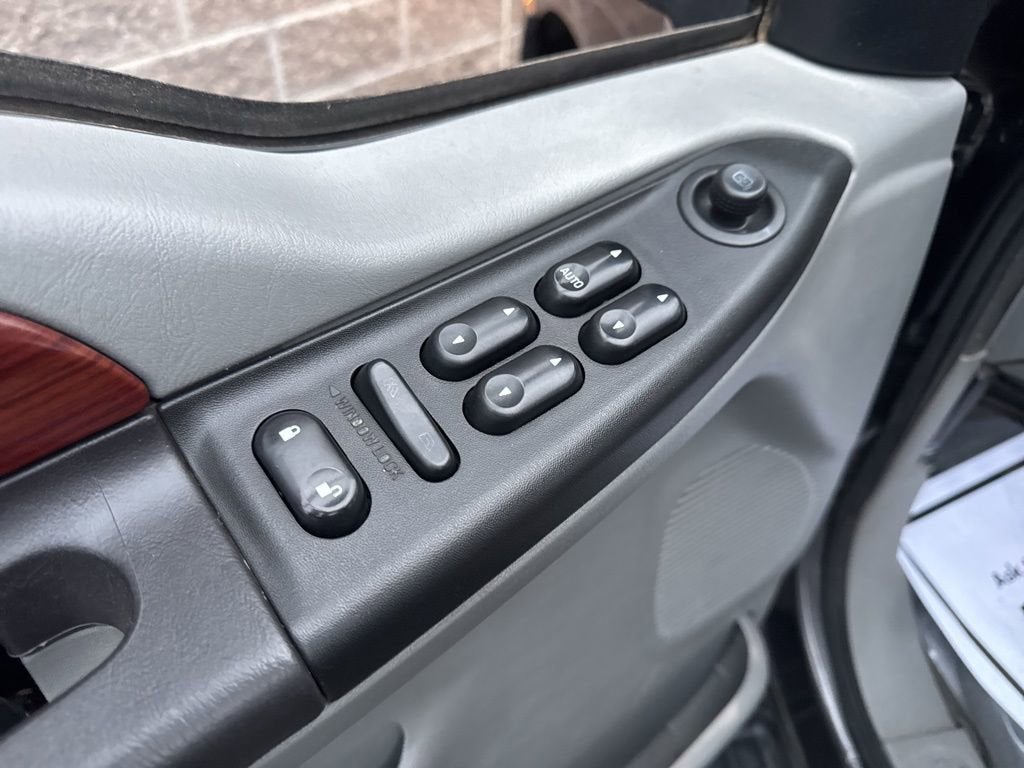 2006 Ford Super Duty F-350 DRW XL