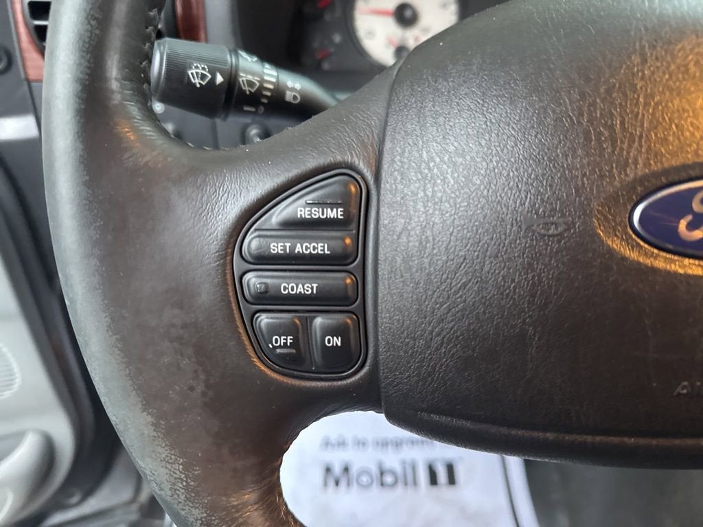 2006 Ford Super Duty F-350 DRW XL