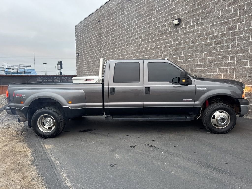 2006 Ford Super Duty F-350 DRW XL