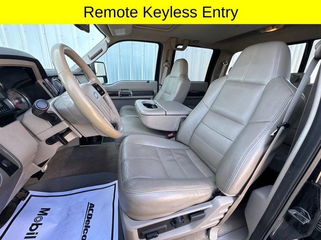 2008 Ford Super Duty F-350 DRW Lariat