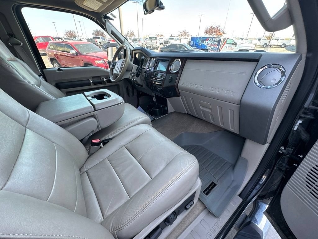 2008 Ford Super Duty F-350 DRW Lariat