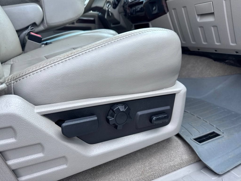 2008 Ford Super Duty F-350 DRW Lariat