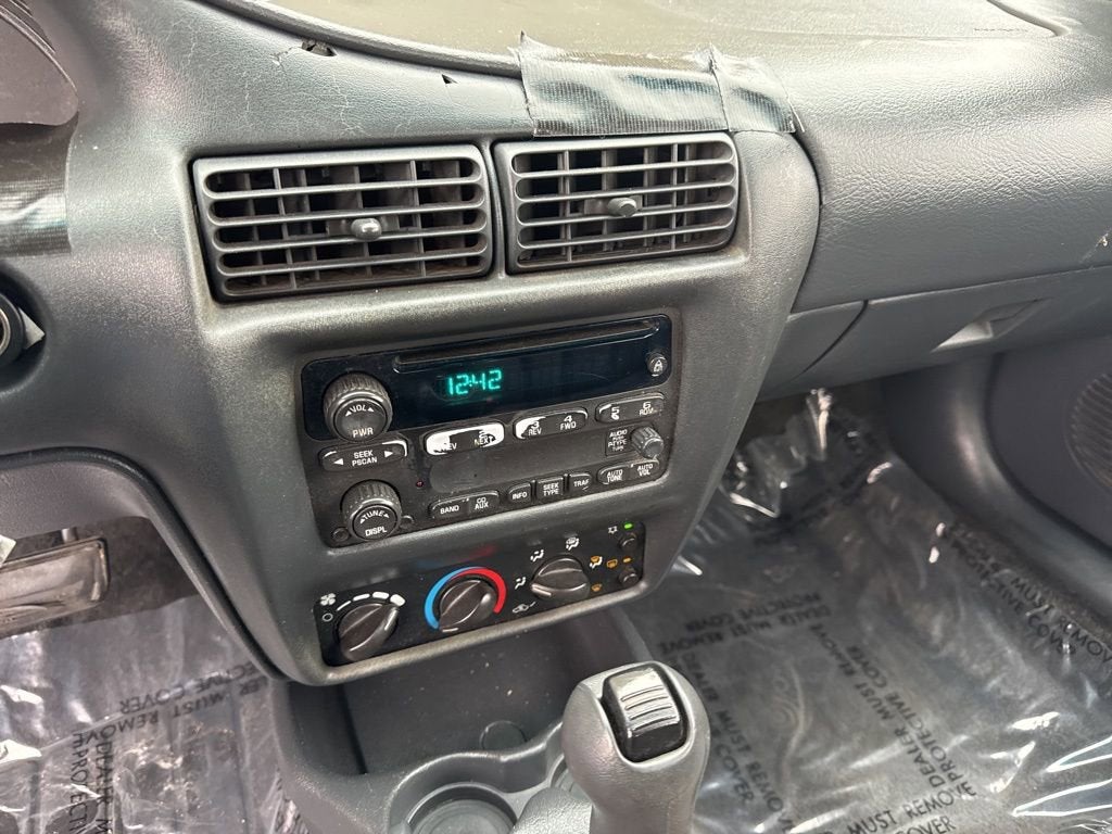 2005 Chevrolet Cavalier Base