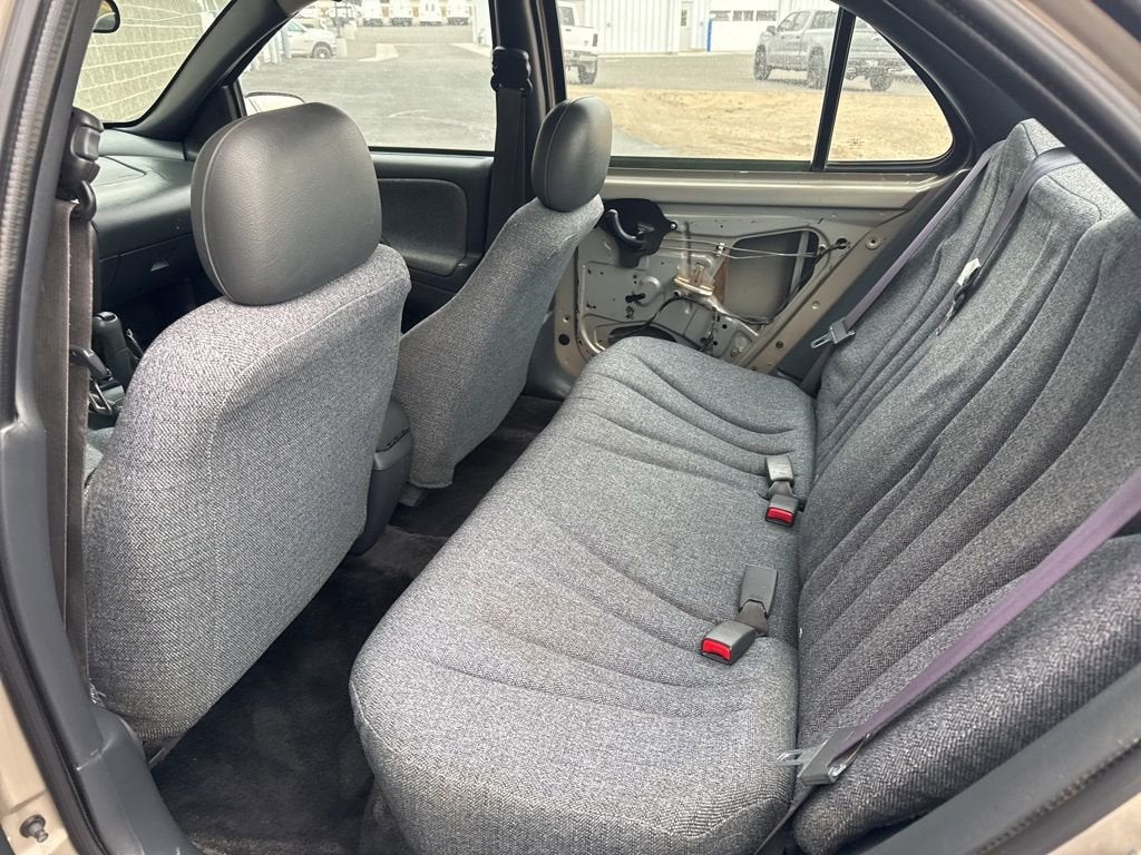 2005 Chevrolet Cavalier Base