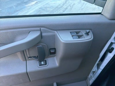 2023 Chevrolet Express Passenger 3500 1LS
