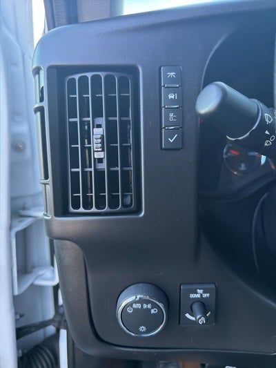 2023 Chevrolet Express Passenger 3500 1LS