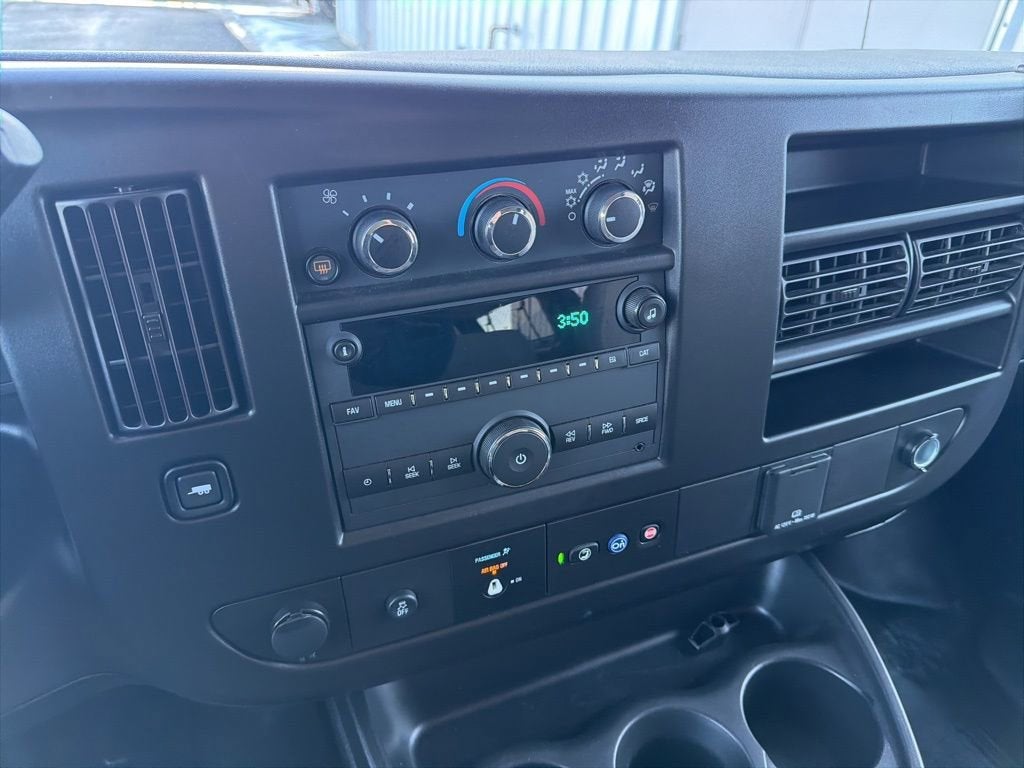 2023 Chevrolet Express Passenger 3500 1LS