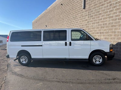 2023 Chevrolet Express Passenger 3500 1LS