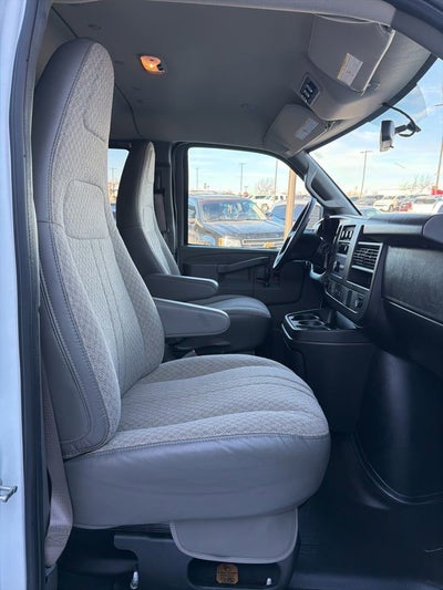 2023 Chevrolet Express Passenger 3500 1LS