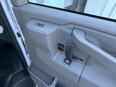 2023 Chevrolet Express Passenger 3500 1LS