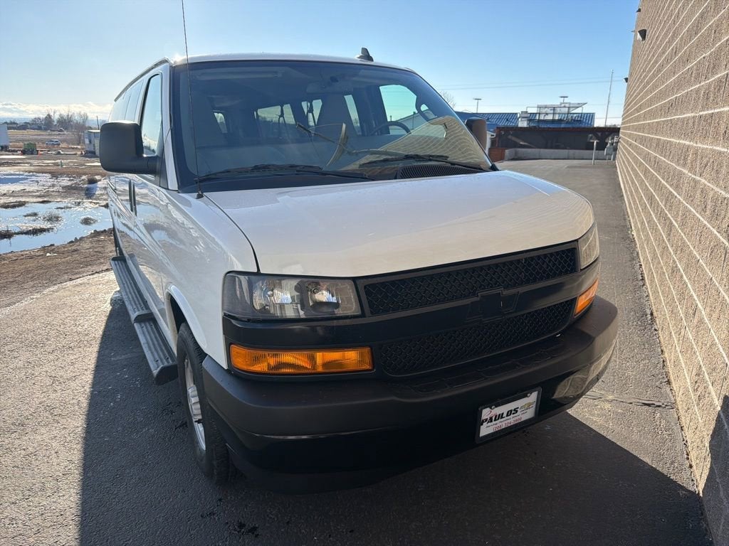 2023 Chevrolet Express Passenger 3500 1LS