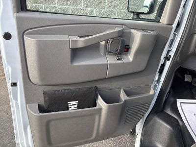 2025 Chevrolet Express Cutaway 3500 1WT