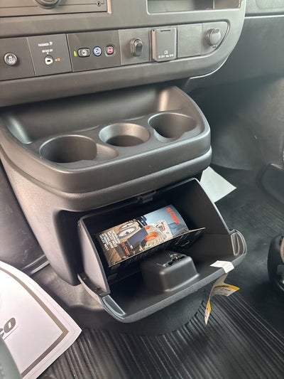 2025 Chevrolet Express Cutaway 3500 1WT