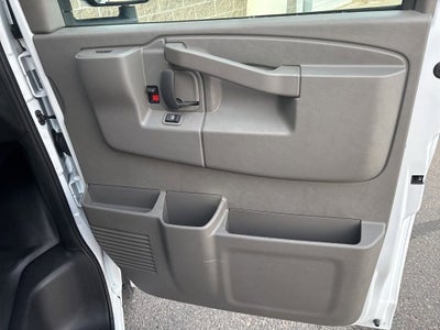 2025 Chevrolet Express Cutaway 3500 1WT