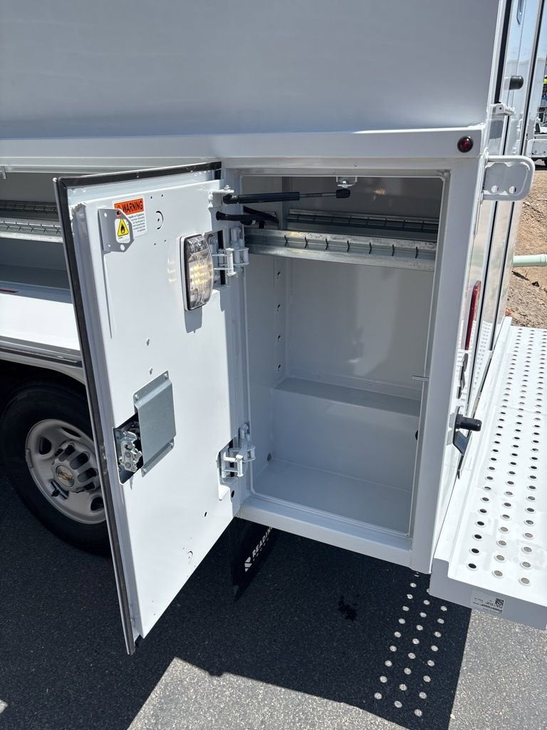 2025 Chevrolet Express Cutaway 3500 1WT