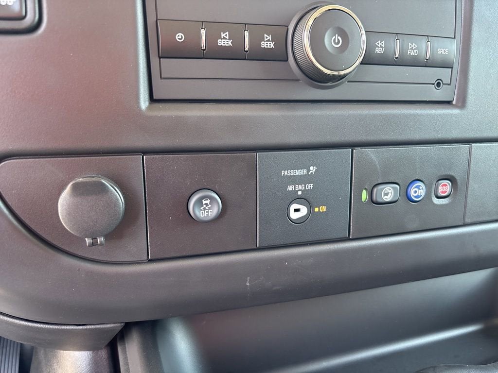 2025 Chevrolet Express Cutaway 3500 1WT