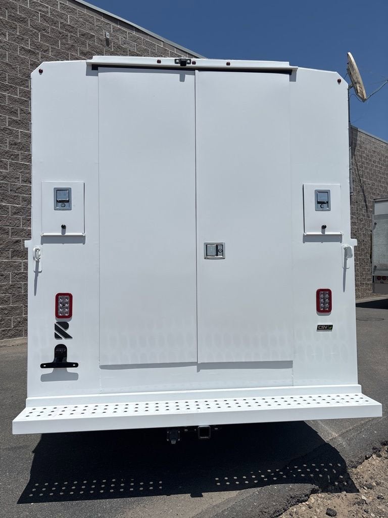 2025 Chevrolet Express Cutaway 3500 1WT