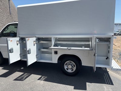 2025 Chevrolet Express Cutaway 3500 1WT