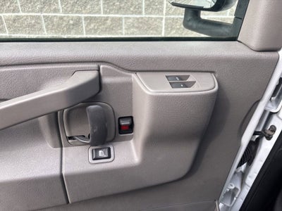 2025 Chevrolet Express Cutaway 3500 1WT