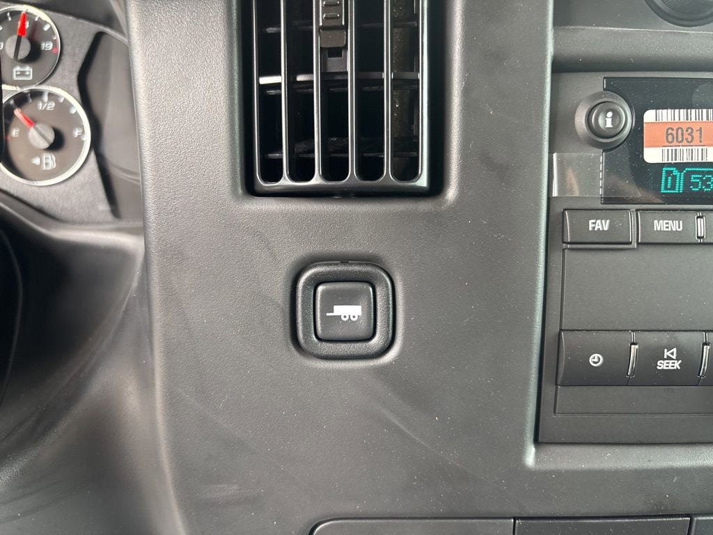 2025 Chevrolet Express Cutaway 3500 1WT