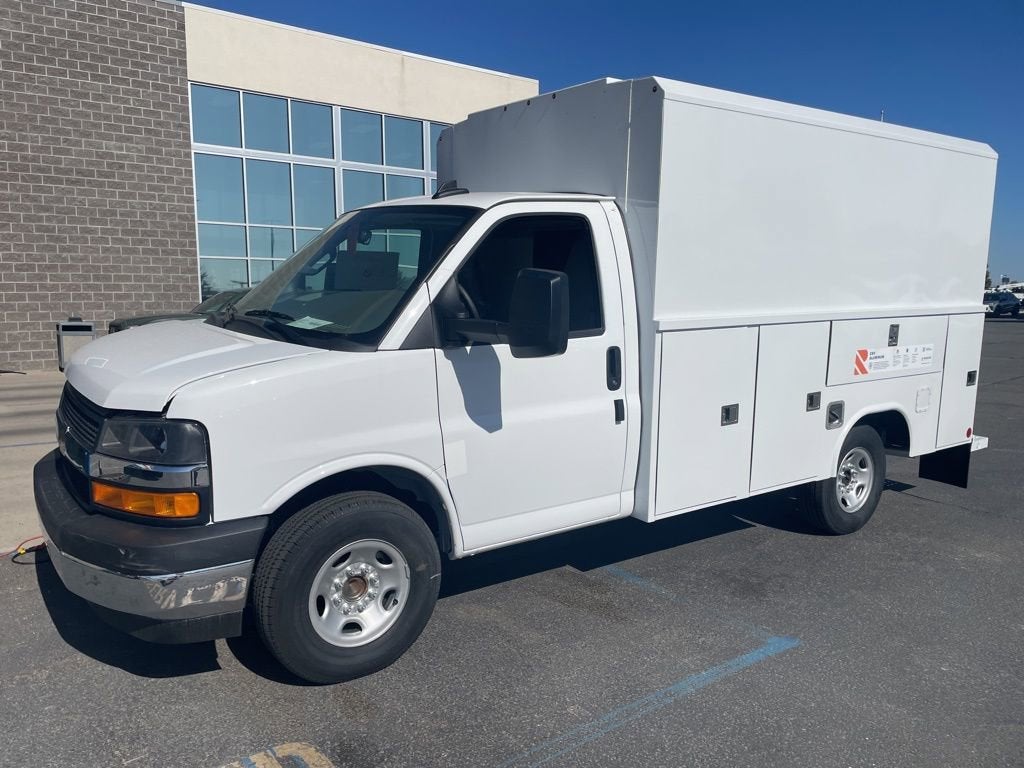 2025 Chevrolet Express Cutaway 3500 1WT