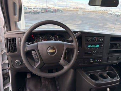 2025 Chevrolet Express Cutaway 3500 1WT