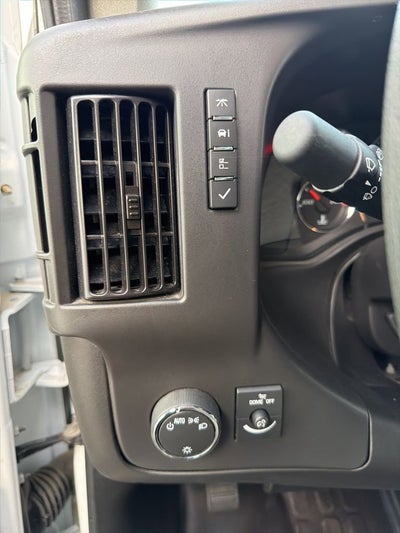 2025 Chevrolet Express Cutaway 3500 1WT