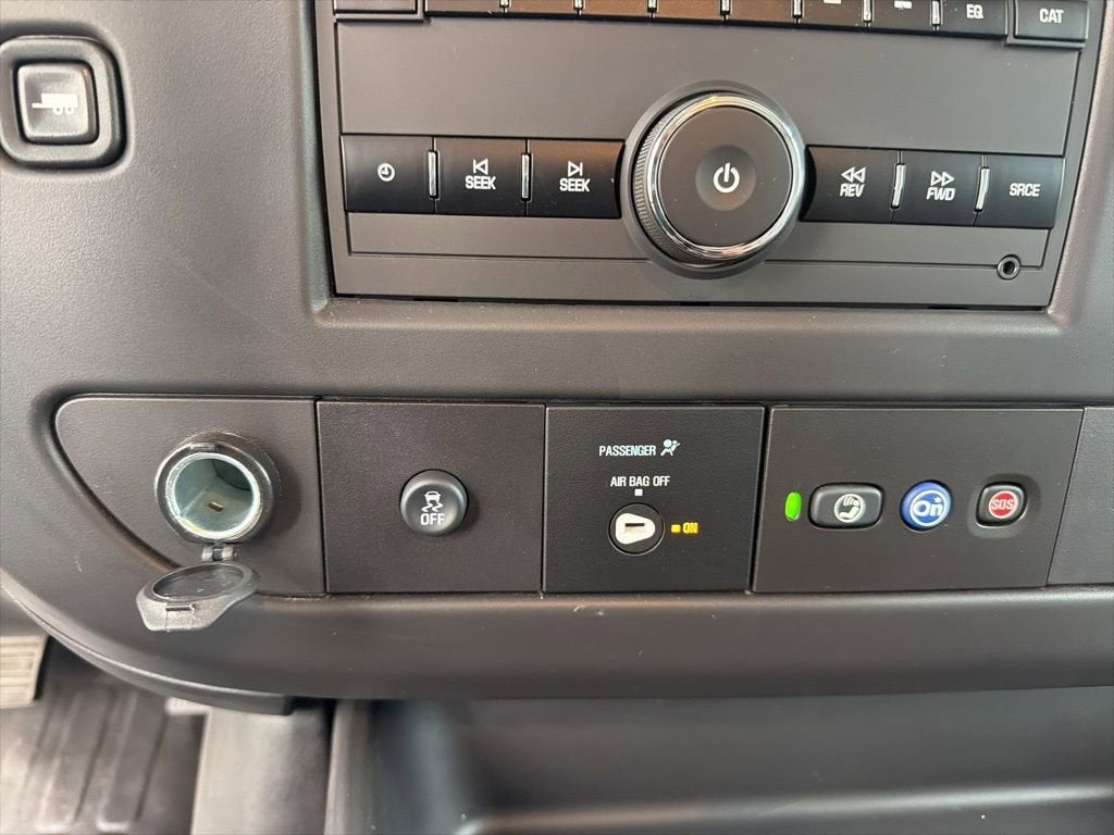 2025 Chevrolet Express Cutaway 3500 1WT