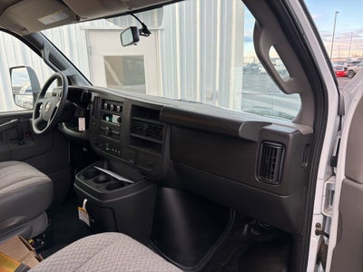2025 Chevrolet Express Cutaway 3500 1WT